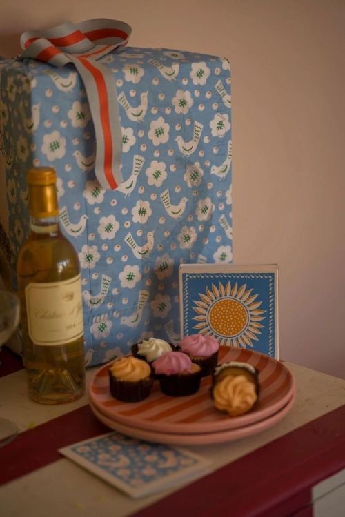 Archivist Gallery Matches Blue Sunflower lucifers vierkant () - Panache (Koksijde)