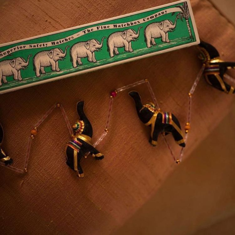 Archivist Gallery Matches Green Elephants allumettes longues () - Panache (Koksijde)