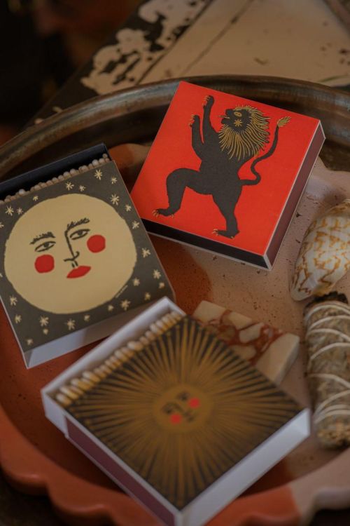 Archivist Gallery Matches Lion lucifers vierkant () - Panache (Koksijde)