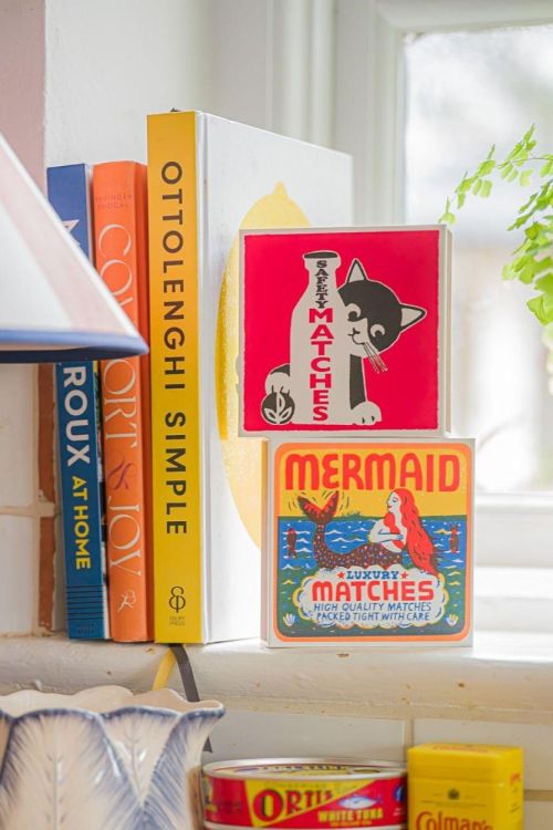 Archivist Gallery Matches Milk Bottle Cat lucifers vierkant () - Panache (Koksijde)