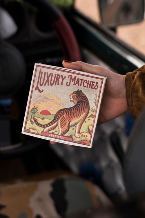 Archivist Gallery Matches New Tiger lucifers vierkant () - Panache (Koksijde)
