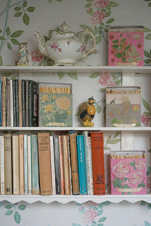 Archivist Gallery Matches Rose Framboise lucifers vierkant () - Panache (Koksijde)