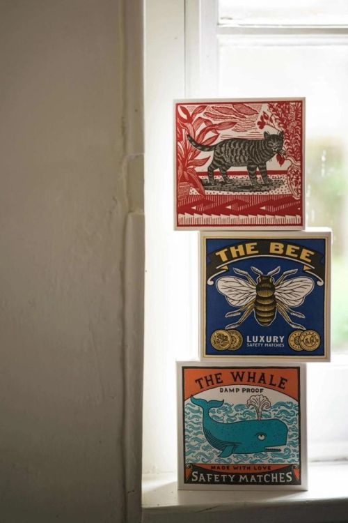 Archivist Gallery Matches The Bee lucifers vierkant () - Panache (Koksijde)