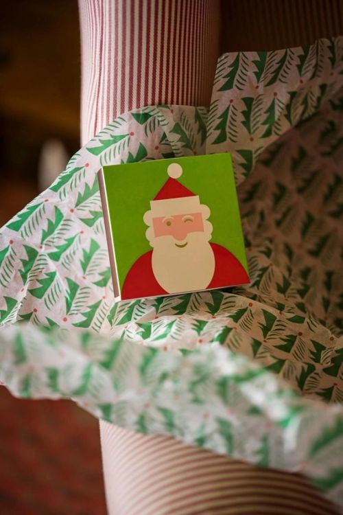 Archivist Gallery Matches Winking Santa by J. Falkner lucifers vierkant () - Panache (Koksijde)