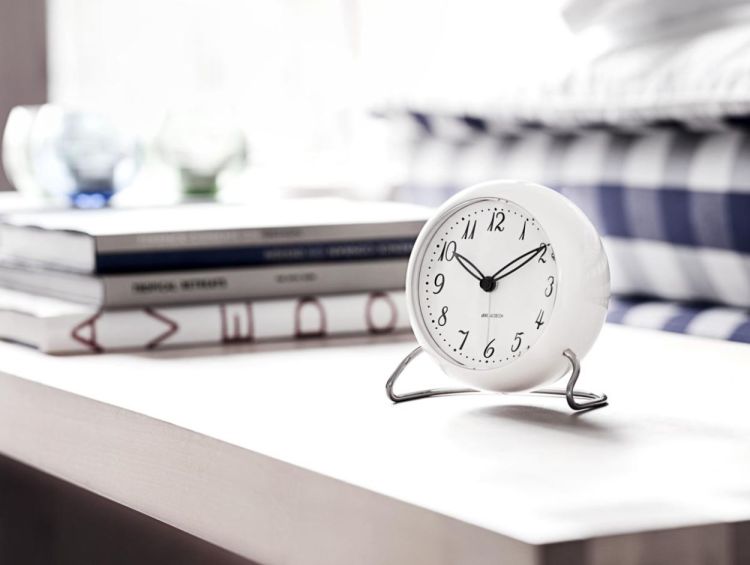 Arne Jacobsen Clocks LK Table Clock ø11cm (White) - Panache (Koksijde)