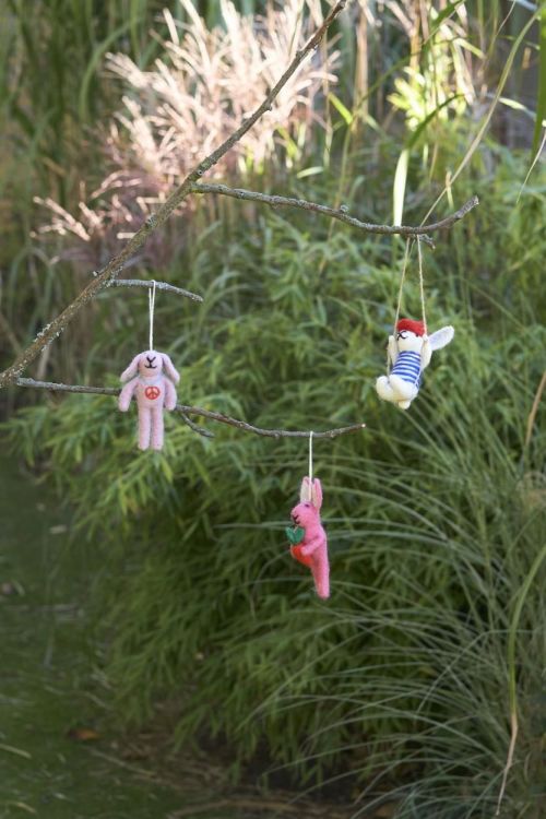 Aveva Design Hanging Rabbit with carrot (Pink) - Panache (Koksijde)