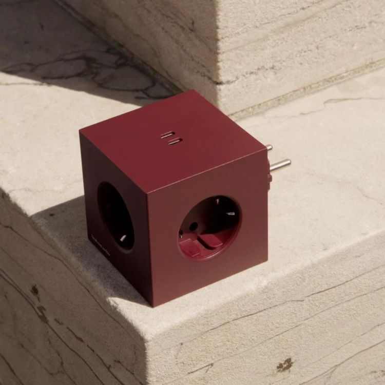 AVOLT Square 2 USB-C 30W BAUHAUS Mulberry Red (Mulberry Red) - Panache (Koksijde)