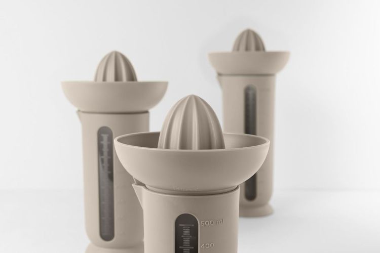 Blim Plus Presse-agrumes/tasse doseuse Ufo 500ml (Moka Grey) - Panache (Koksijde)