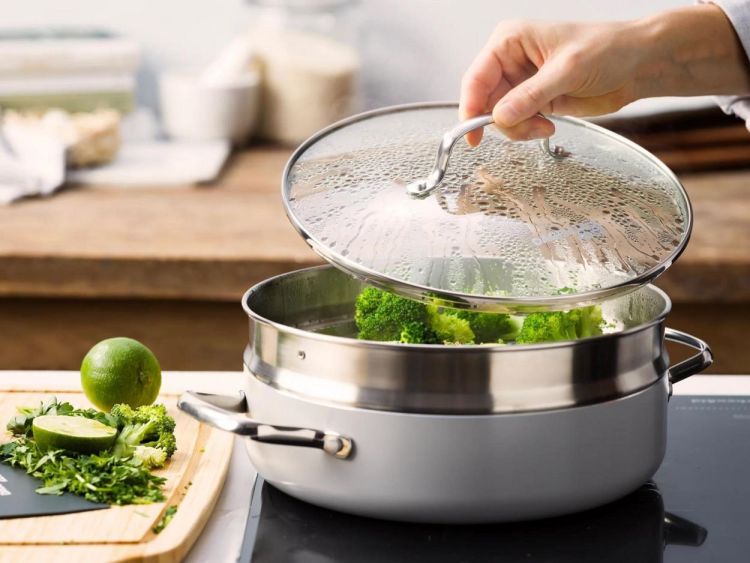 Dagelijkse kost Stoofpan met deksel en stoominzet Proline 26cm (Truffelgrijs) - Panache (Koksijde)