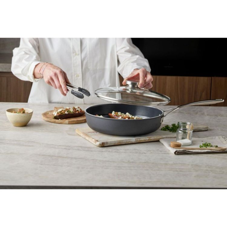 Demeyere Alu Pro 5 Bakpan hoge rand Ceraforce 28cm + gratis deksel (Zwart) - Panache (Koksijde)