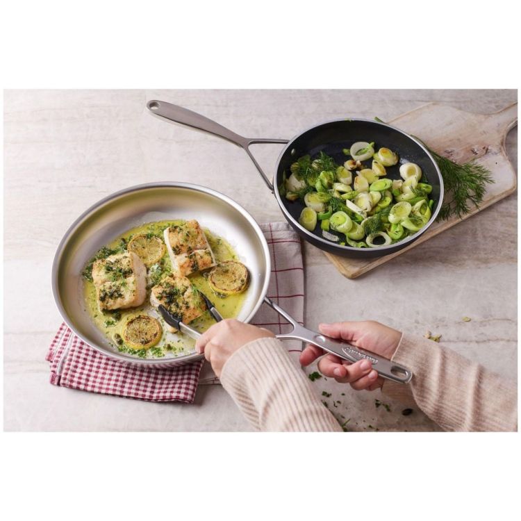 Demeyere Silverline 7 Bakpan 28cm Nanotouch + gratis Alu Plus Ceraforce bakpan 24cm (Inox) - Panache (Koksijde)