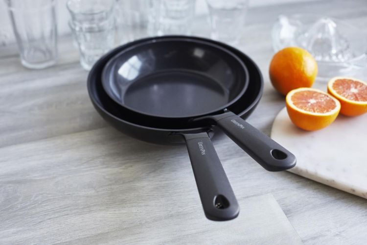 GreenPan Set de poêles Smart Collection 20+28 cm Noir + protège-poêle offert (Black) - Panache (Koksijde)