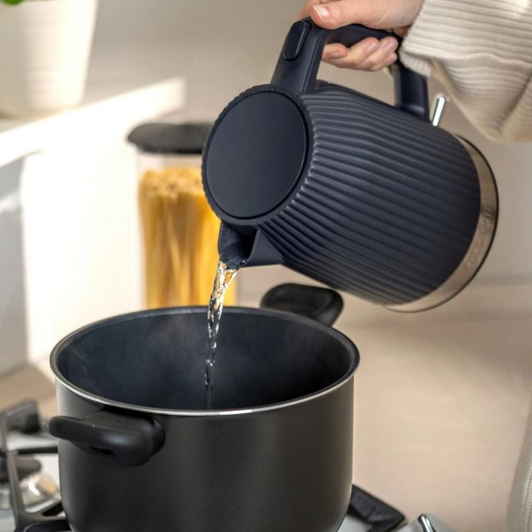 Guzzini Bouilloire Sous Chef 1.7L (Cream) - Panache (Koksijde)