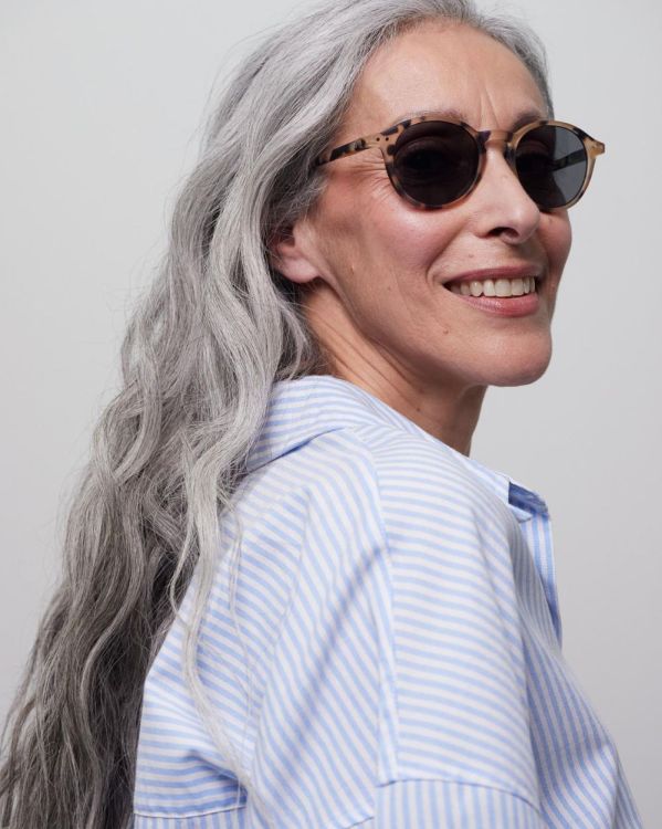 IZIPIZI SUN Lunettes de soleil #D +2.50 (Light Tortoise/Grey) - Panache (Koksijde)