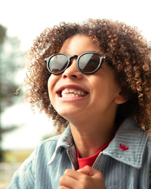 IZIPIZI Lunettes de soleil junior #D +0.00 6-11ans (Black Road) - Panache (Koksijde)