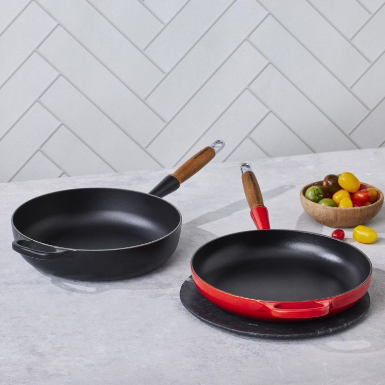 Le Creuset Pan met houten steel 26cm Kersenrood (Kersenrood) - Panache (Koksijde)
