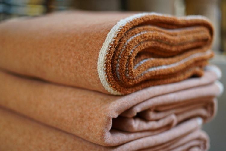 Omar Antwerp Dolly rust plaid 170x215cm () - Panache (Koksijde)