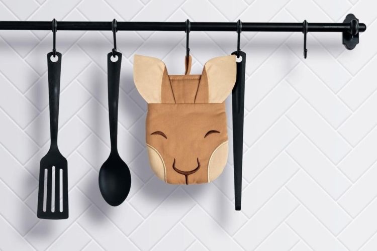 Ototo Design Aproo - keukenshort met ovenwanten (Bruin) - Panache (Koksijde)