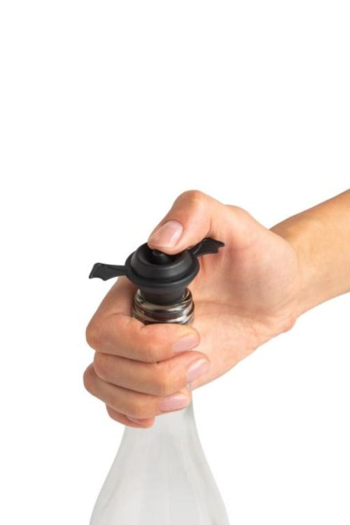 Ototo Design Spookelier - vacuümpomp met wijnstoppers (Zwart) - Panache (Koksijde)