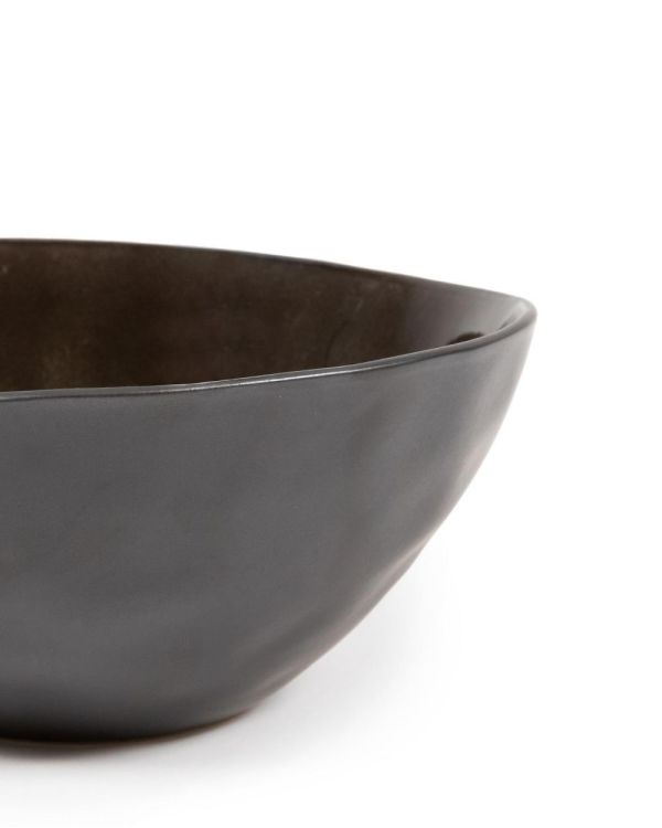 Pascale Naessens Bol small 16cm
<F>Cuisiner de délicieux plats dans de la belle céramique relève du romantisme! La première ligne de service de table de Pascale Naessens ‘Pure’ incarne l’authenticité et la chaleur nées de lignes organiques et de matériaux naturels.
 (Grijs) - Panache (Koksijde)