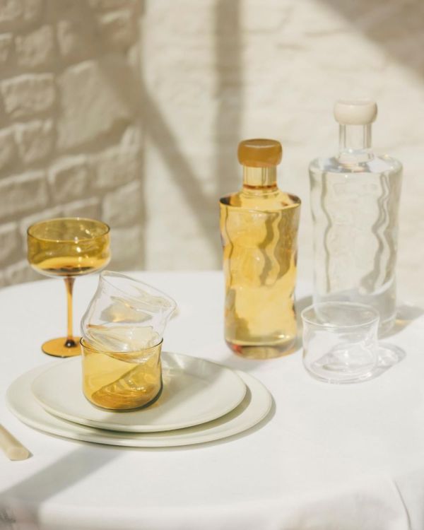 Paveau Glassware Swirl waterfles met draaidop 750ml (Dune) - Panache (Koksijde)