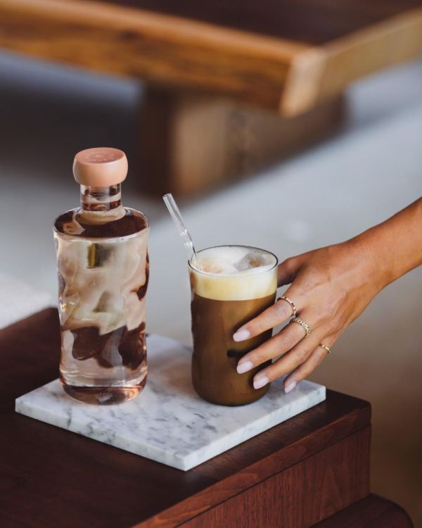 Paveau Glassware Swirl waterfles met draaidop 750ml (Glow) - Panache (Koksijde)