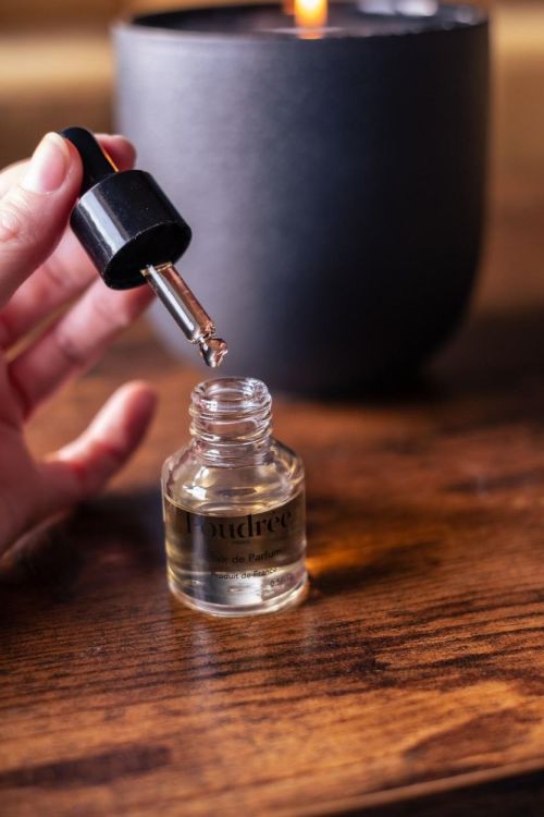 Poudrée Paris Geurolie kaarsenzand 15ml - Une Ballade à Tokyo (Une Ballade à Tokyo) - Panache (Koksijde)