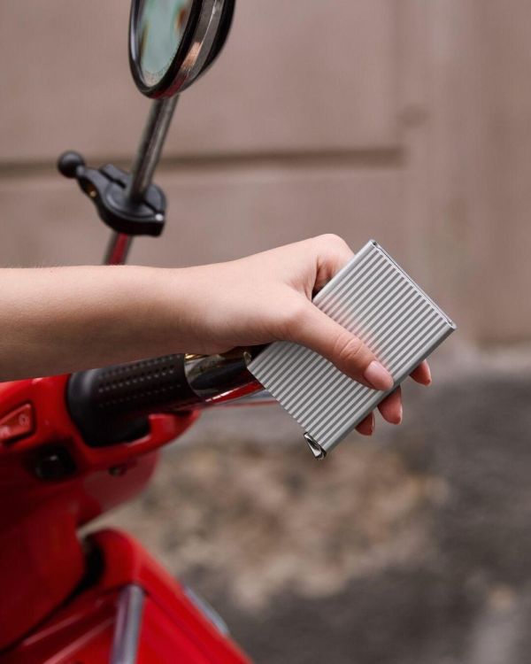 Secrid Cardprotector Fluted PREMIUM+ (Silver) - Panache (Koksijde)