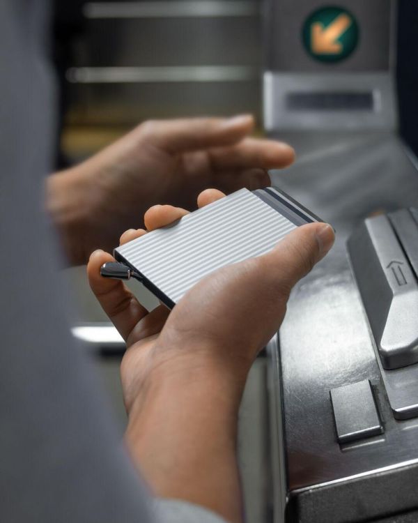 Secrid Cardprotector Fluted PREMIUM+ (Silver) - Panache (Koksijde)