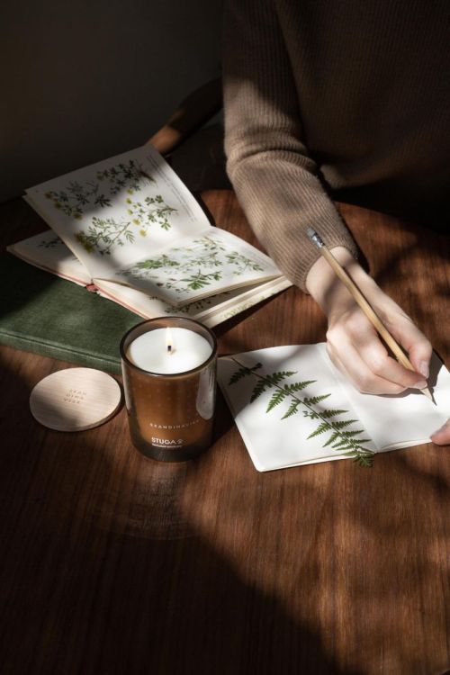 Skandinavisk STUGA geurkaars 200g Secluded Sanctuary (Stuga) - Panache (Koksijde)