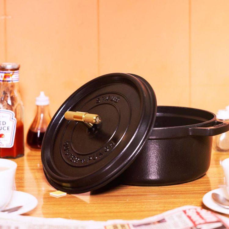 Staub Ronde cocotte Buster+Punch 24cm / 3,7l (Zwart) - Panache (Koksijde)