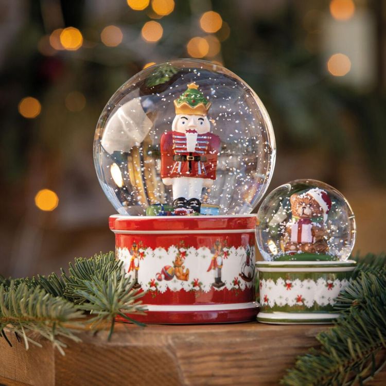 Villeroy & Boch Christmas Toy's Sneeuwbol klein beer Ø6,5cm (Groen) - Panache (Koksijde)