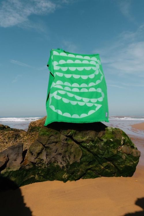 Volver Serviette de plage XL Smile 200x210cm (Smile) - Panache (Koksijde)