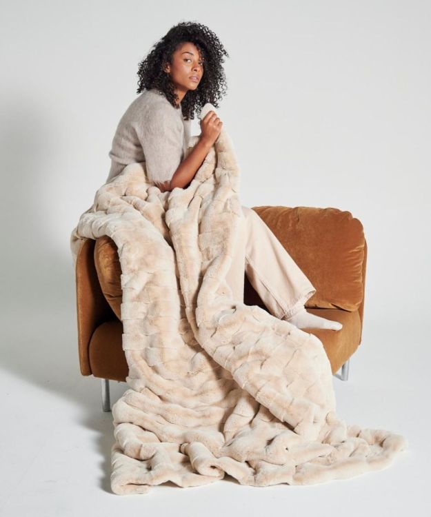 Waro by Plaids Cocooning Plaid Fausse Fourrure dune 150x200cm (Dune) - Panache (Koksijde)