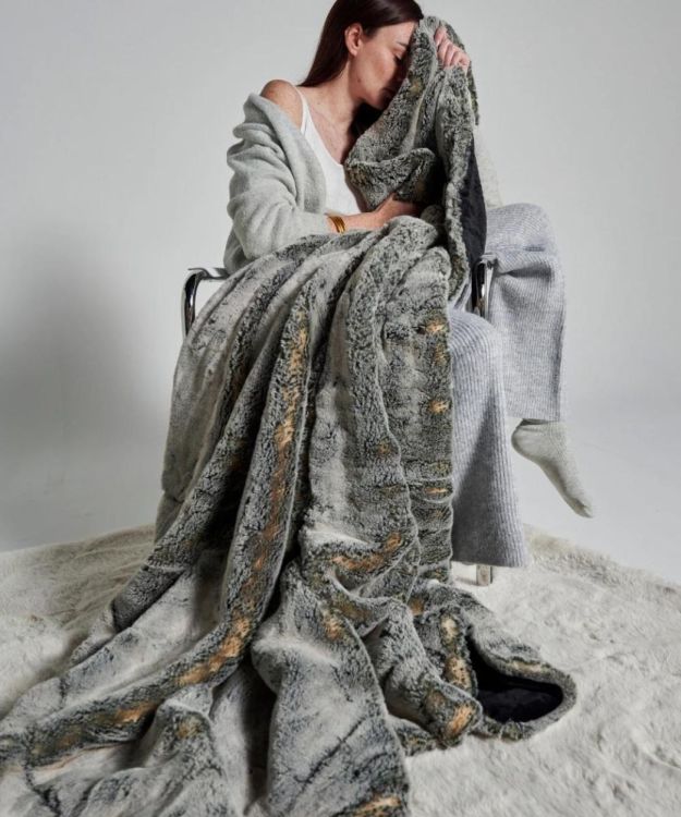 Waro by Plaids Cocooning Plaid Fausse Fourrure Frisson sombre 150x200cm (Sombre) - Panache (Koksijde)