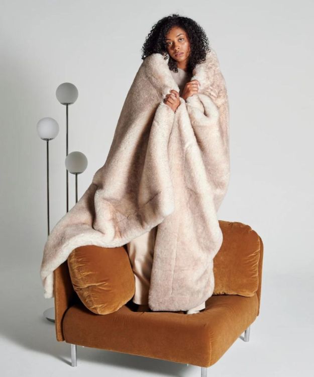 Waro by Plaids Cocooning Plaid Fausse Fourrure Sensation Beige 150x200cm (Beige) - Panache (Koksijde)