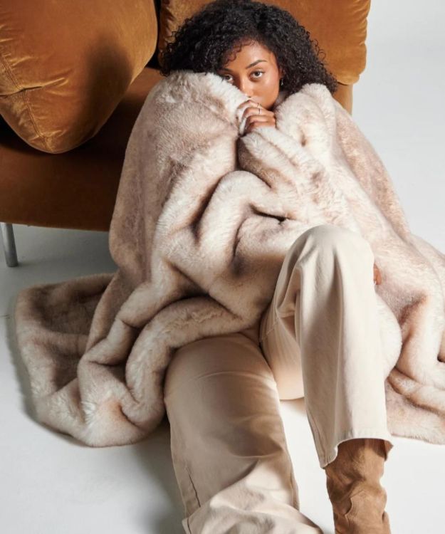 Waro by Plaids Cocooning Plaid Fausse Fourrure Sensation Beige 150x200cm (Beige) - Panache (Koksijde)