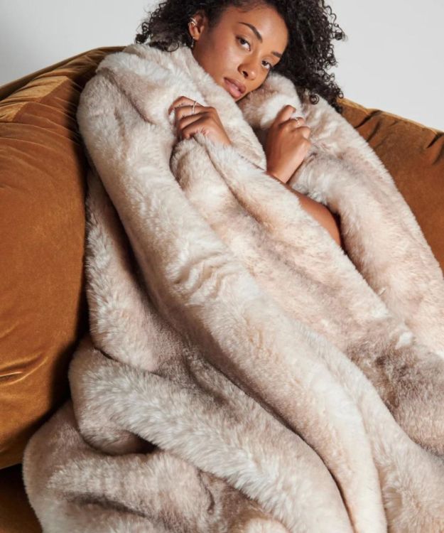 Waro by Plaids Cocooning Plaid Fausse Fourrure Sensation Beige 150x200cm (Beige) - Panache (Koksijde)